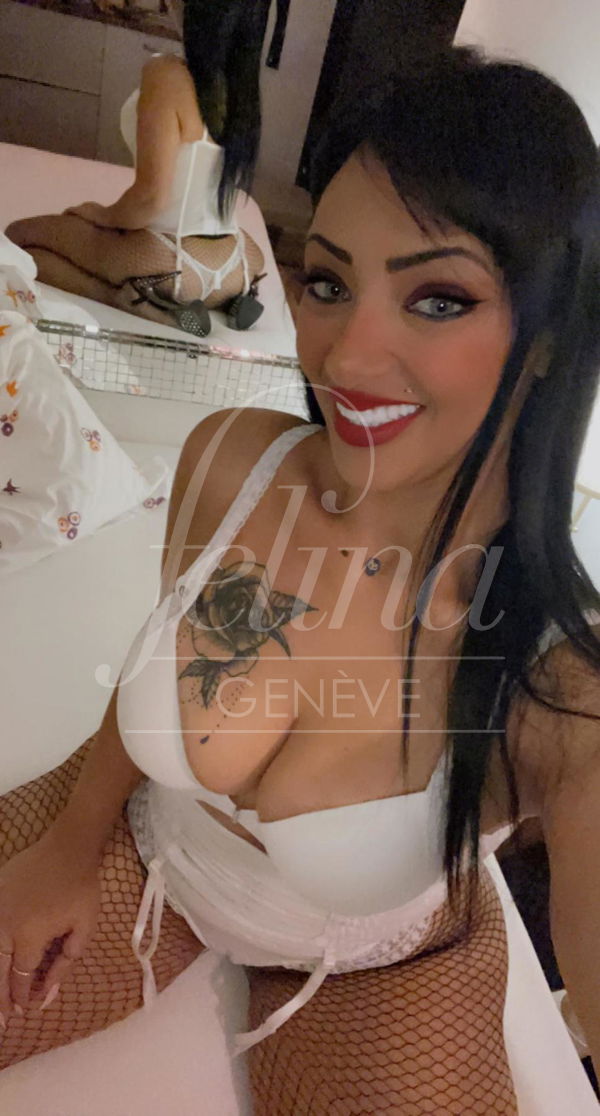 luxury arab escort tattooed at the erotic salon felina geneve