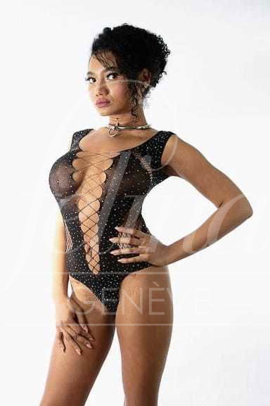 Eaux Vives escort for erotic massage at the brothel Felina Genève, Dana